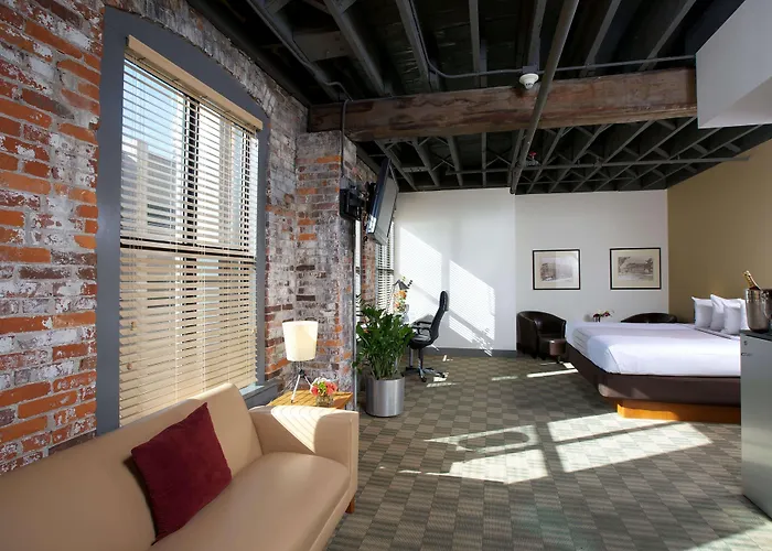 Sonesta Downtown Hotel