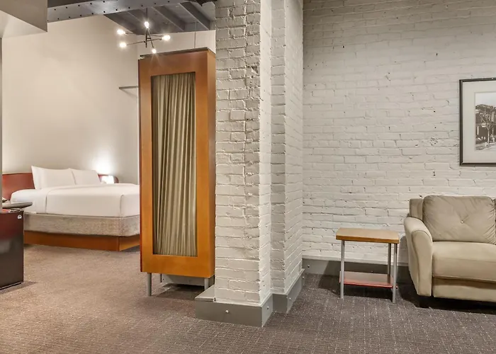 Sonesta Downtown Hotel 4*